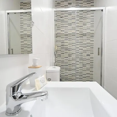 Right Place Apartment *