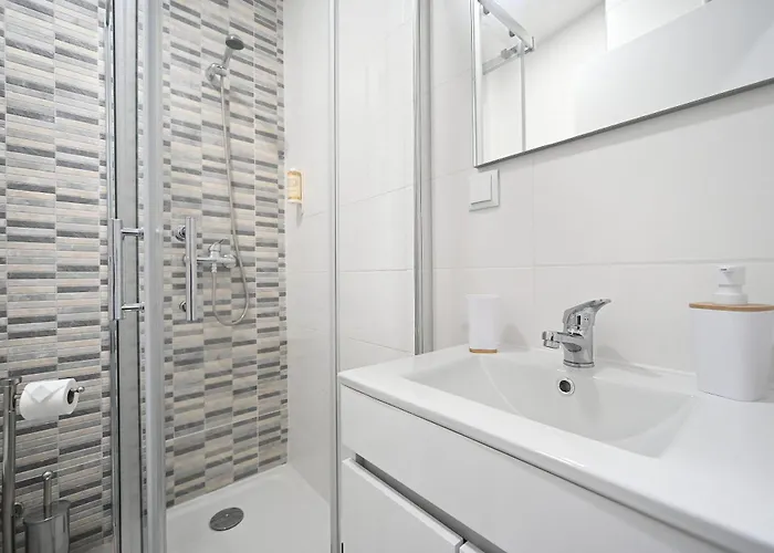 Apartament Right Place *