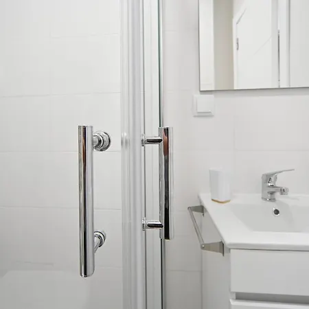 Right Place * ליסבון