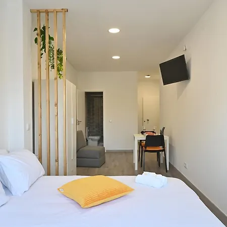 Right Place * ליסבון