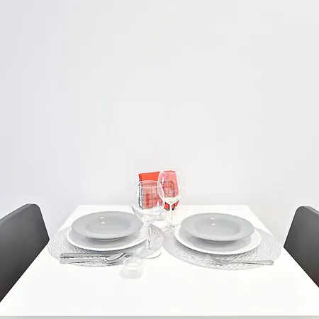 Right Place ליסבון